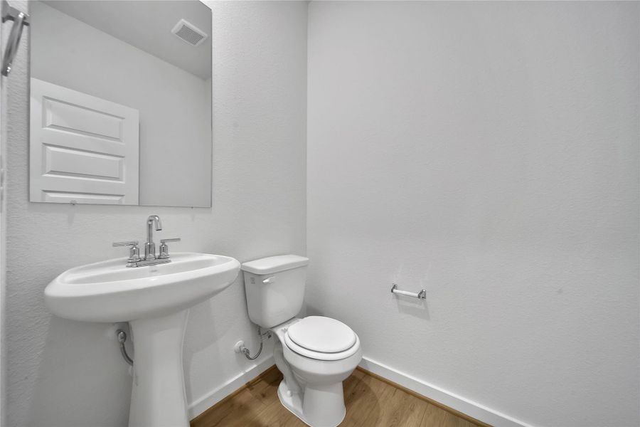 Furnished interior view inside a new home in , Rosharon (Image 8).