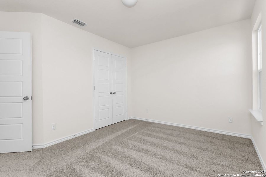 Spacious, unfurnished interior of a new home in Knox Ridge, Converse (Image 10).