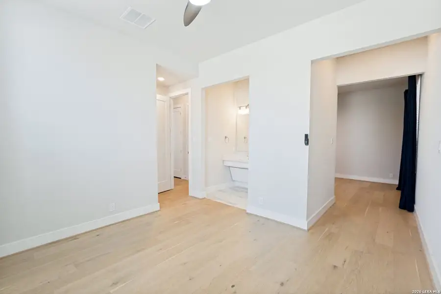Spacious, unfurnished interior of a new home in Ventana, Bulverde (Image 46). Spacious, unfurnished interior of a new home in Ventana, Bulverde (Image 46).