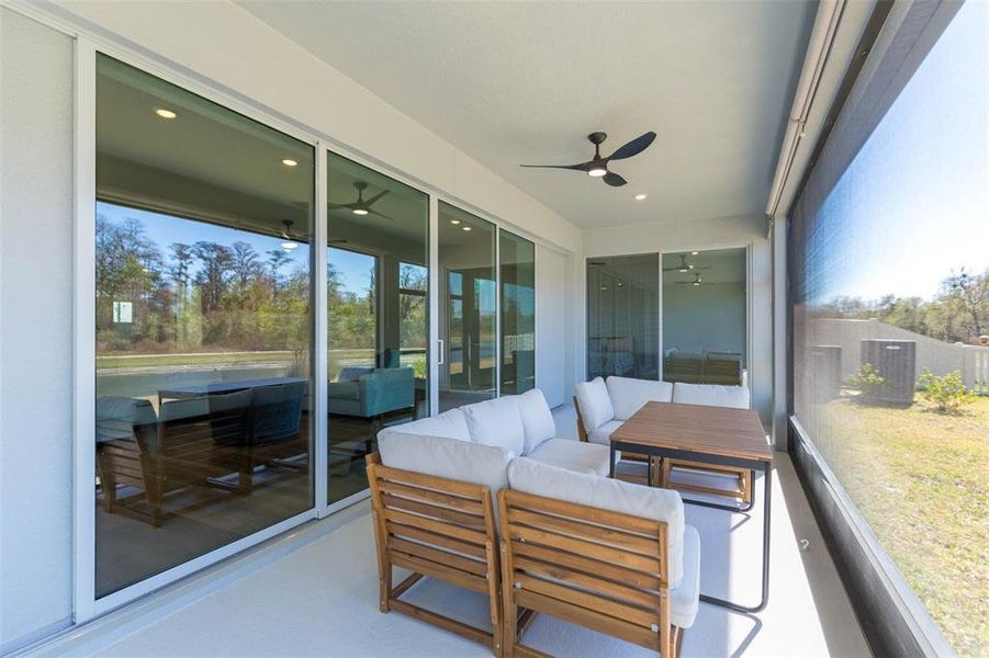 Exterior details and patio area of a home in , Land O' Lakes (Image 3).