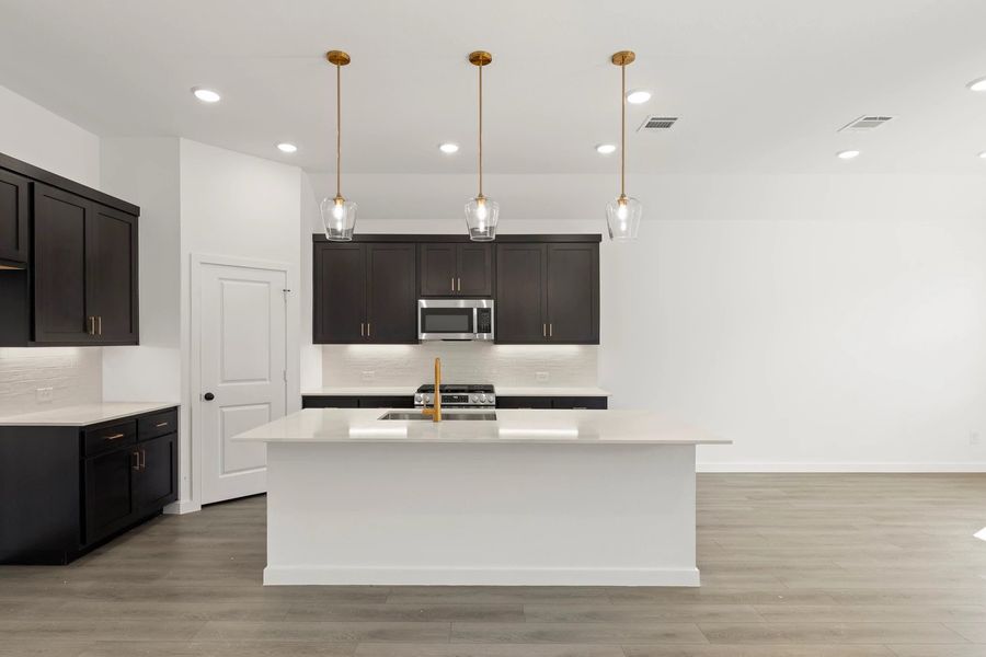 Kitchen Representative Photo featuring the Oxford Collection Kitchen Representative Photo featuring the Oxford Collection