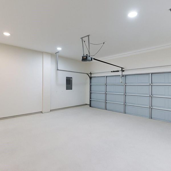 Spacious, unfurnished interior of a new home in , Houston (Image 20).