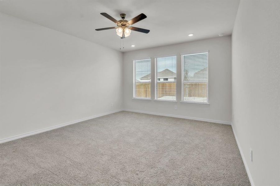 Spacious, unfurnished interior of a new home in The Landing at Hidden Lakes, McKinney (Image 36).