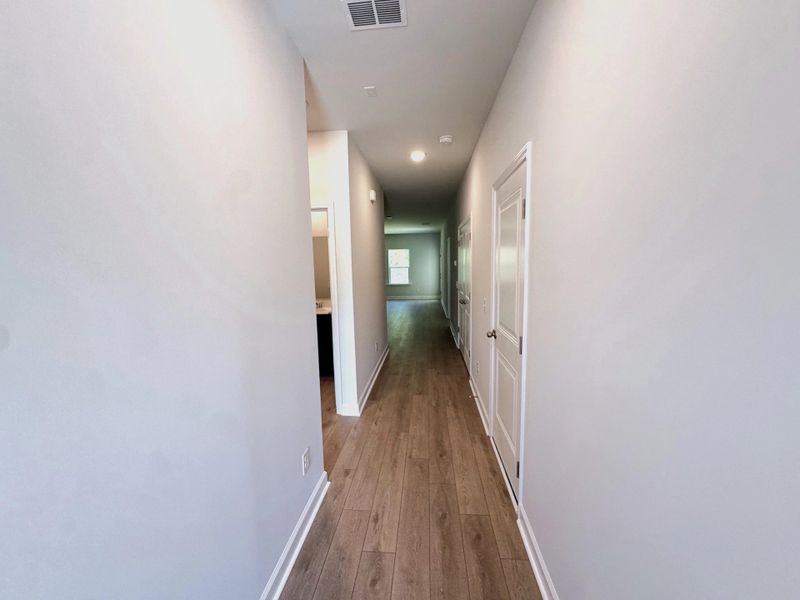 Spacious, unfurnished interior of a new home in Hammock Walk at Nexton, Summerville (Image 11).