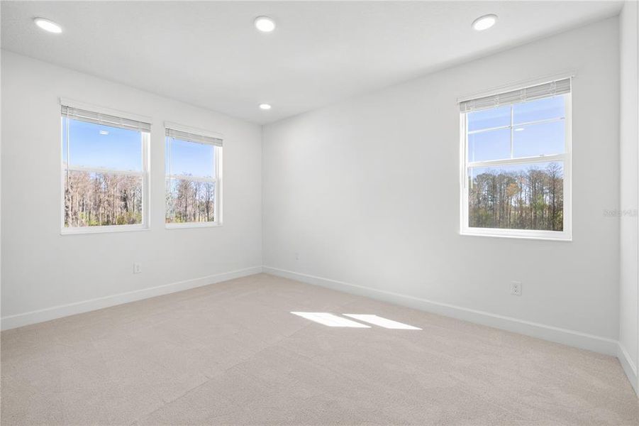 Spacious, unfurnished interior of a new home in , Winter Garden (Image 64).