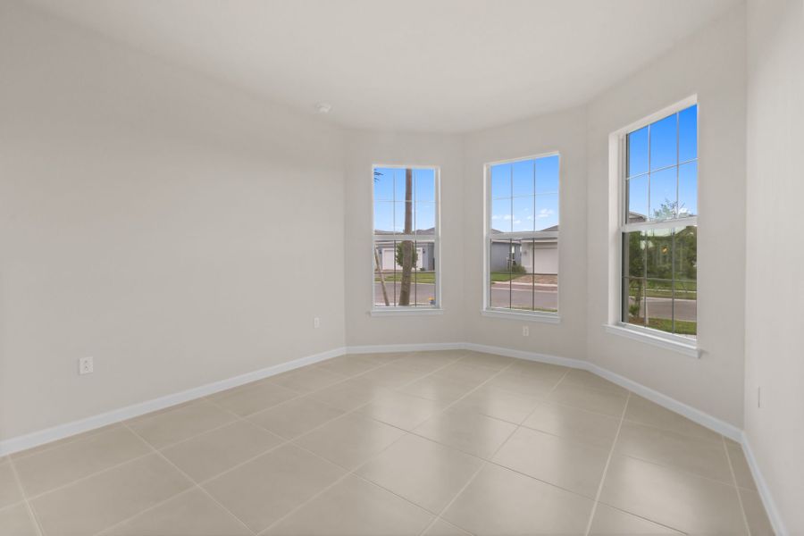 Spacious, unfurnished interior of a new home in Del Webb Tradition, Port St. Lucie (Image 31).