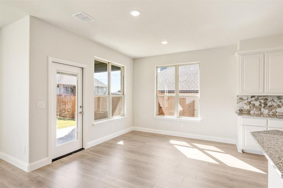 Spacious, unfurnished interior of a new home in Sunset Ridge, Alvarado (Image 28).