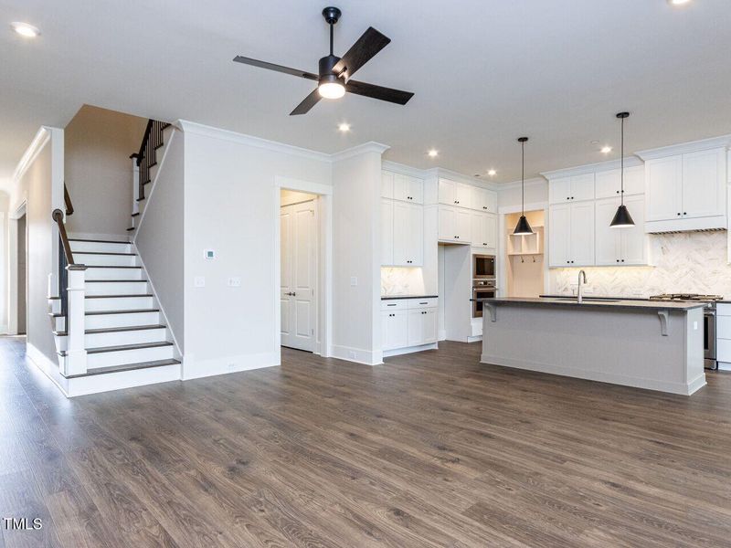 010-1280x960-living-room 010-1280x960-living-room