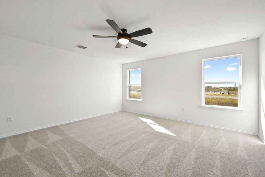 Spacious, unfurnished interior of a new home in Stoney Chase, Del Valle (Image 8).