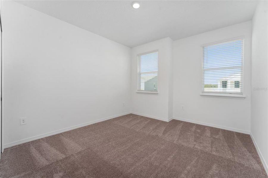 Spacious, unfurnished interior of a new home in , Winter Garden (Image 28).