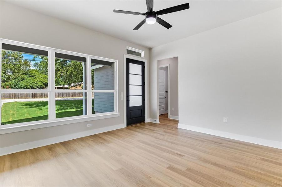Spacious, unfurnished interior of a new home in , Marble Falls (Image 23).