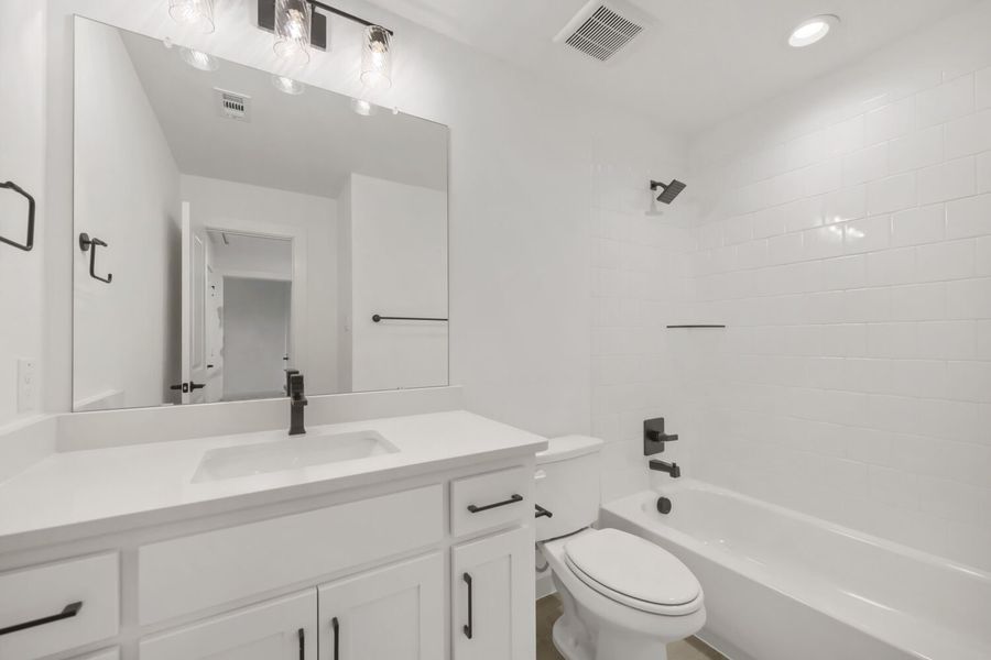 3241 Vaquero - Full Bathroom