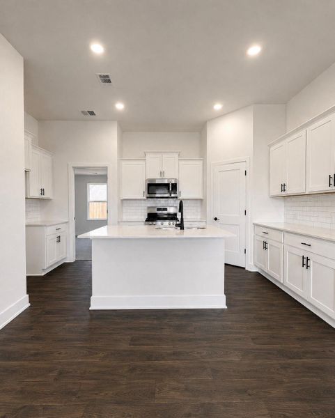 Furnished interior view inside a new home in River Ranch Trails, Dayton (Image 7).
