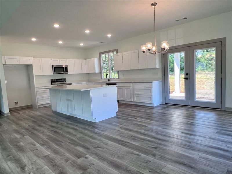 Spacious, unfurnished interior of a new home in , Monroe (Image 25).