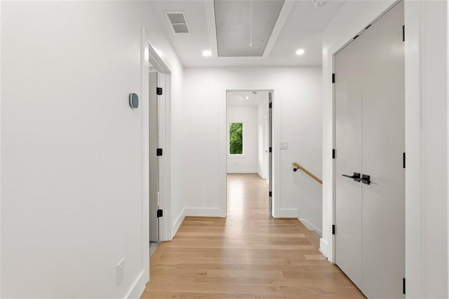 Spacious, unfurnished interior of a new home in , Atlanta (Image 43).