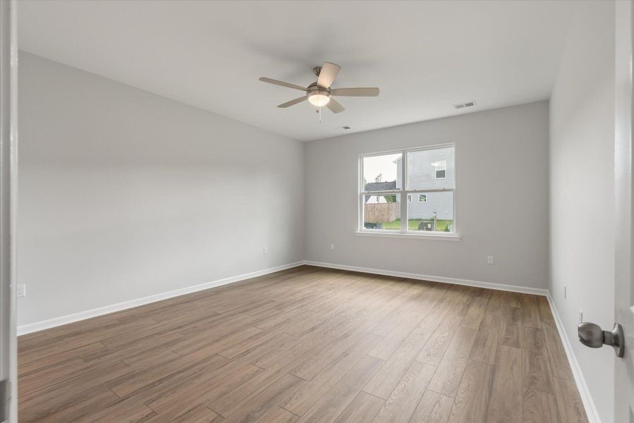 Spacious, unfurnished interior of a new home in Oakley Pointe, Moncks Corner (Image 18).