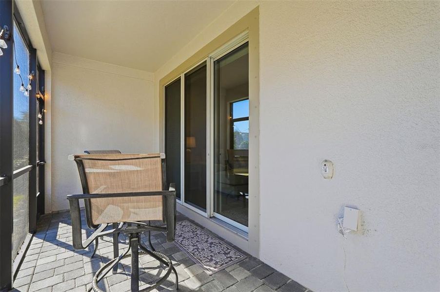 Exterior details and patio area of a home in , Lutz (Image 27).