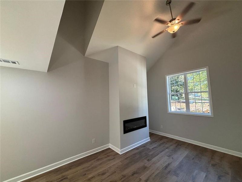 Spacious, unfurnished interior of a new home in , Grayson (Image 19).