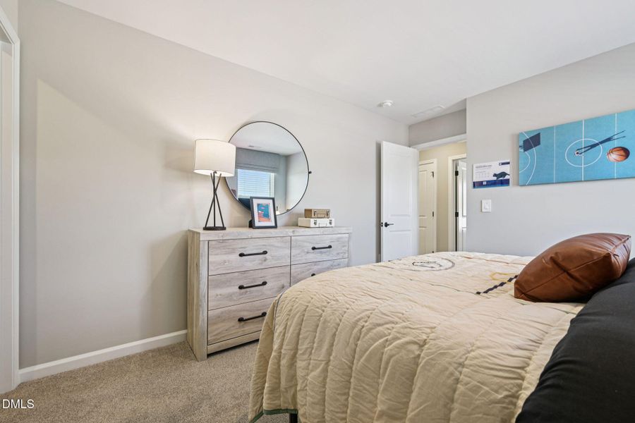 36 - Secondary Bed 36 - Secondary Bed