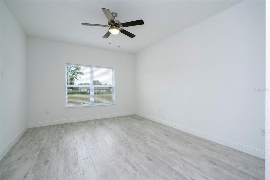 Spacious, unfurnished interior of a new home in , Ocala (Image 48).