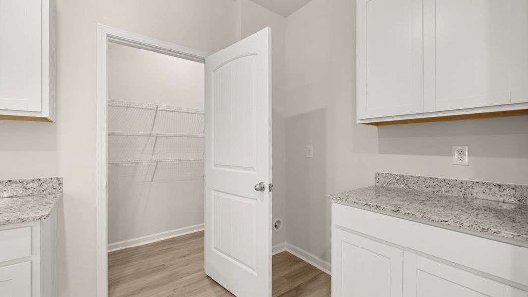 Image 25 of a home in Rolling Meadows.