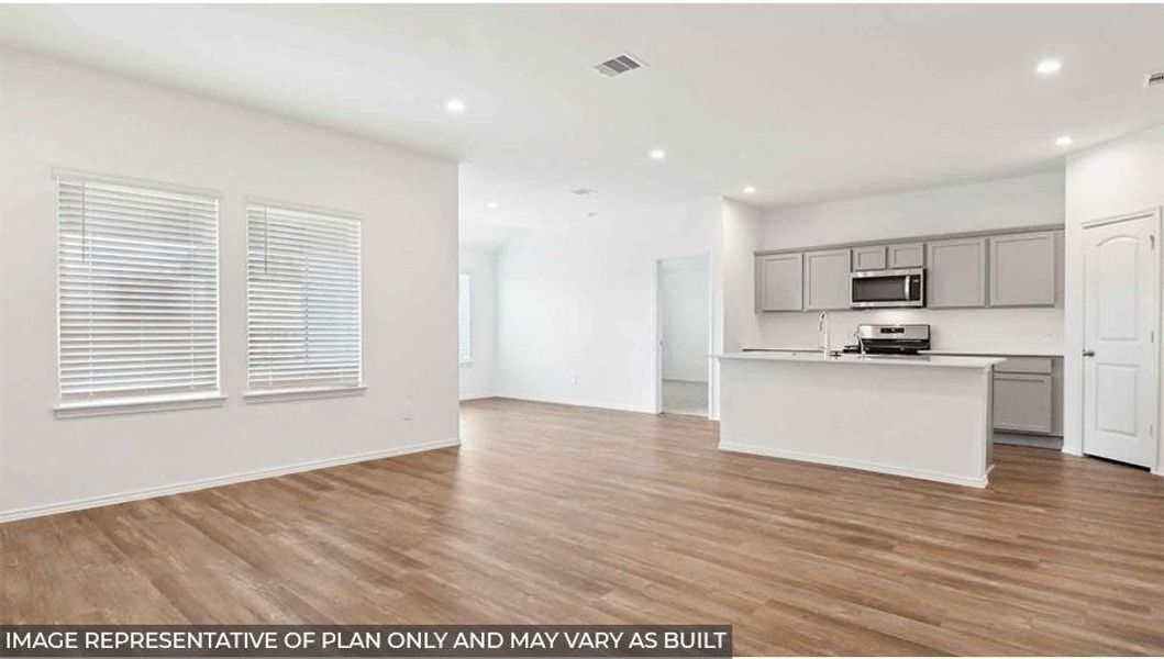 Spacious, unfurnished interior of a new home in Grand Pines, Magnolia (Image 11).