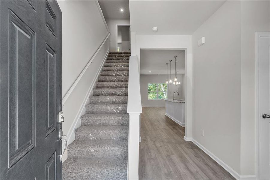 Spacious, unfurnished interior of a new home in Sweetlake Grove, Mableton (Image 9).