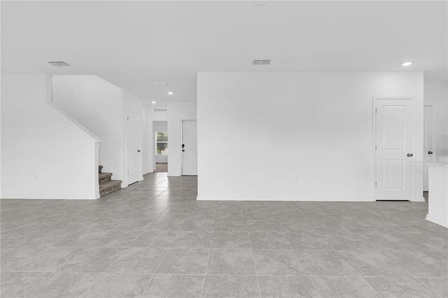 Spacious, unfurnished interior of a new home in Cascades: Grand Collection, Davenport (Image 15).