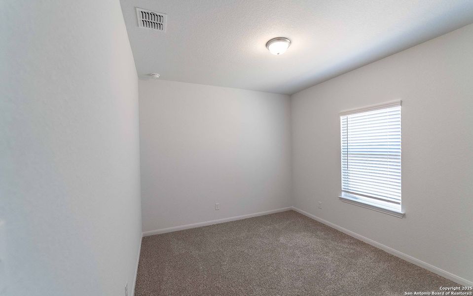 Spacious, unfurnished interior of a new home in Red Hawk Landing, San Antonio (Image 7).