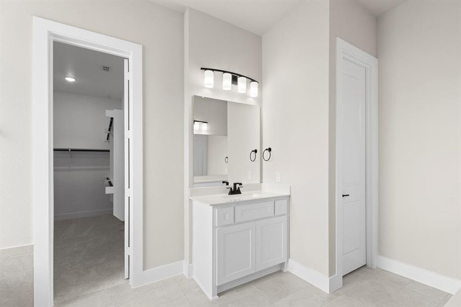 19. 9916 Polo Pitch - Bath (3)