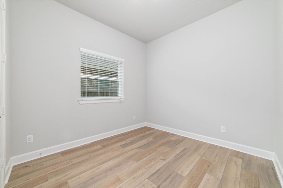 Spacious, unfurnished interior of a new home in Harvest Green - Reserve Collection, Richmond (Image 19).