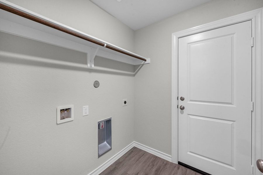 Spacious, unfurnished interior of a new home in The Enclave at Spring Branch, Conroe (Image 16).
