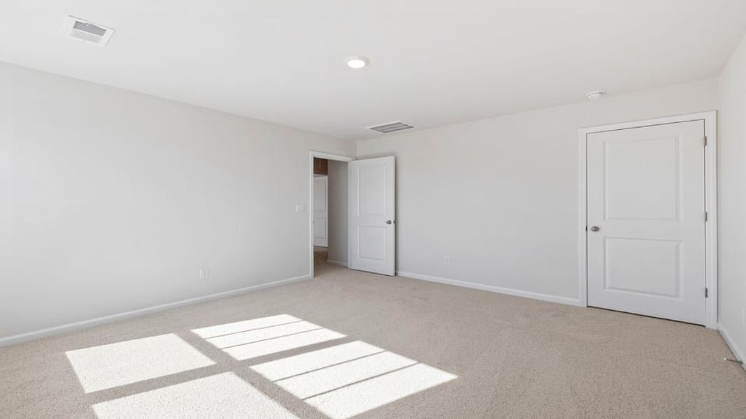 Spacious, unfurnished interior of a new home in Cedar Gap, Fountain Inn (Image 28).