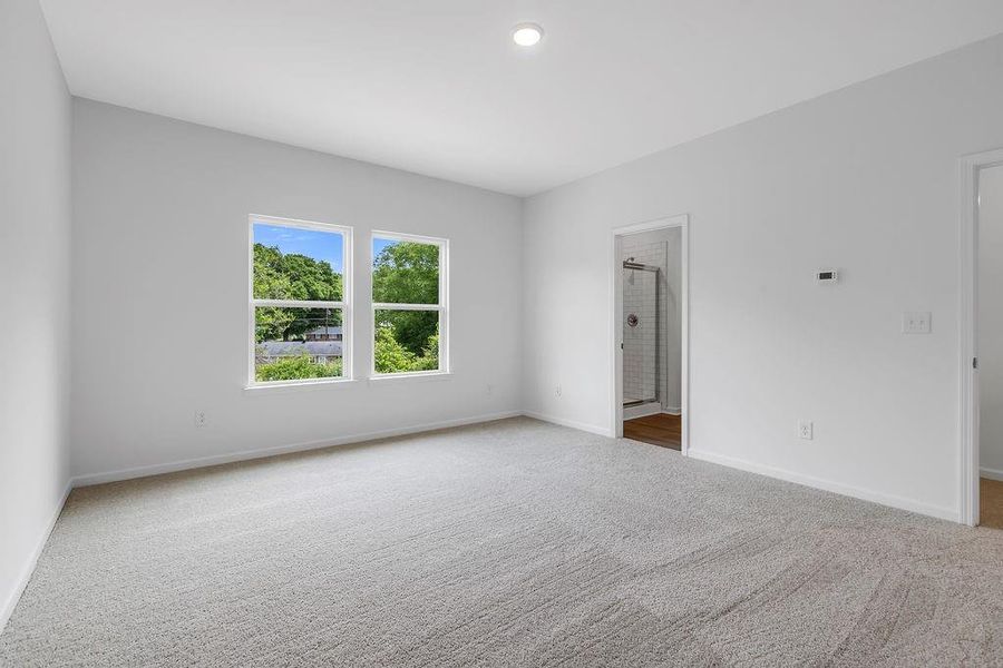 Spacious, unfurnished interior of a new home in Three Rivers, Rome (Image 25).