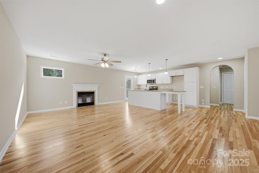 Spacious, unfurnished interior of a new home in , Newton (Image 18).