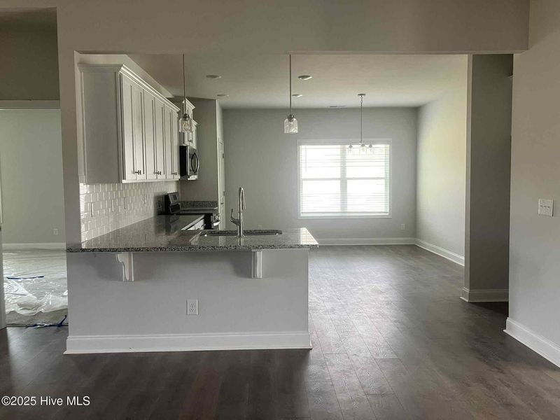 Furnished interior view inside a new home in Fairfield Harbour, New Bern (Image 5).