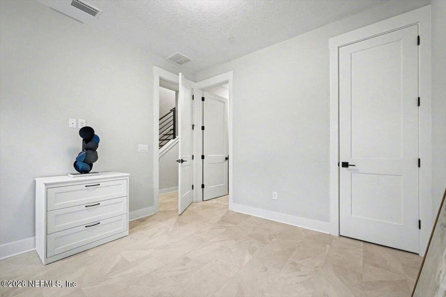 Spacious, unfurnished interior of a new home in , Jacksonville (Image 21).