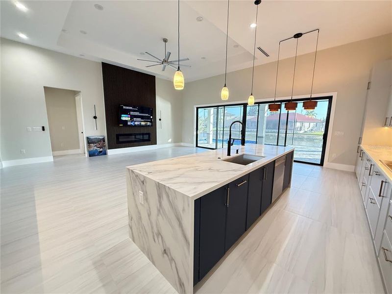 Community amenities in , Port Charlotte (Image 29).