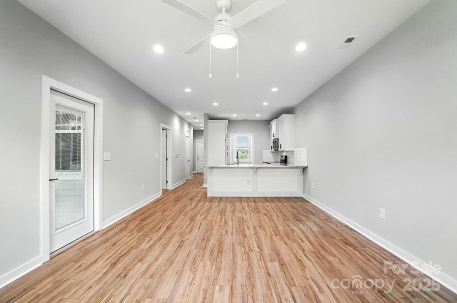 Image 33 of a home in .