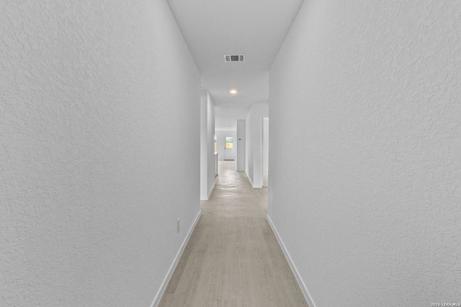 Spacious, unfurnished interior of a new home in Spring Grove, St. Hedwig (Image 28).