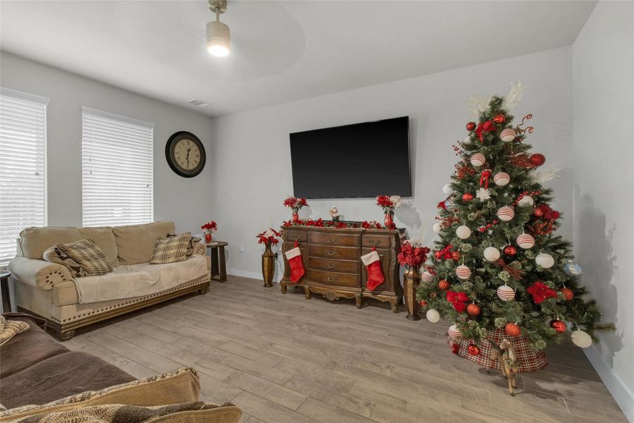 Furnished interior view inside a new home in Fairpark Village, Rosenberg (Image 10).