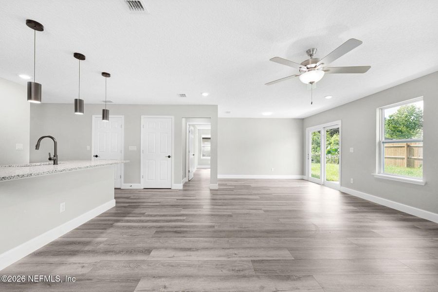 Spacious, unfurnished interior of a new home in , Jacksonville (Image 22).