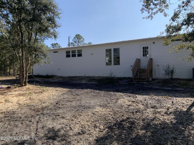 Exterior details and patio area of a home in , Interlachen (Image 21).