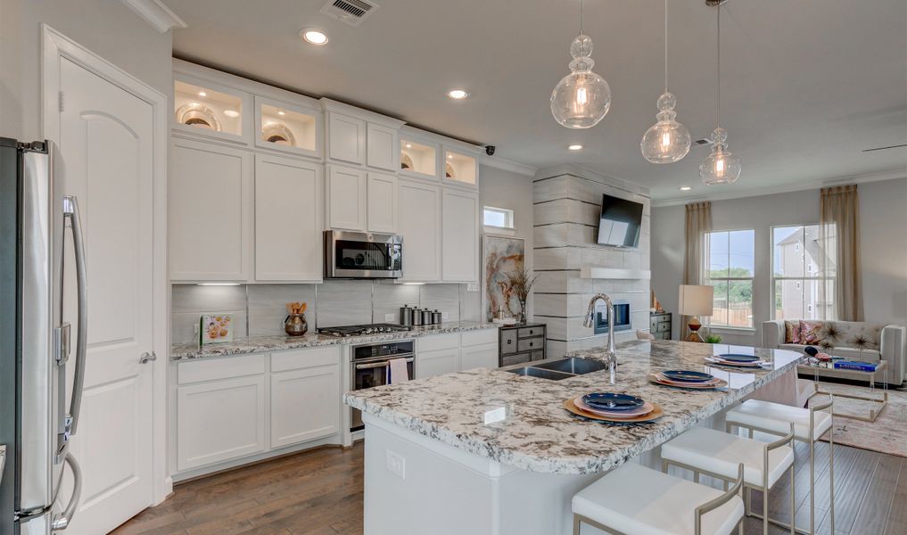 Kitchen with breakfast bar