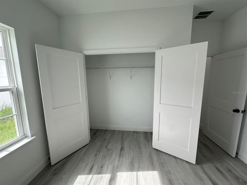 Spacious, unfurnished interior of a new home in , Ocala (Image 30).