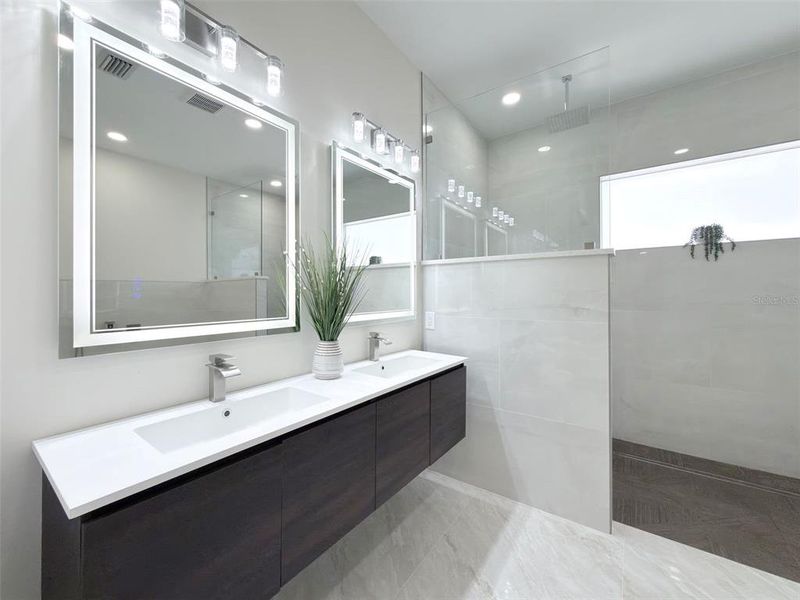 Furnished interior view inside a new home in , Port Charlotte (Image 19).