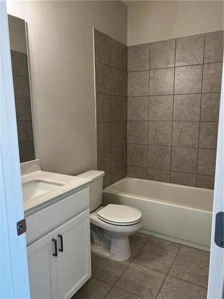 Furnished interior view inside a new home in Hickory Heights, Acworth (Image 6). Furnished interior view inside a new home in Hickory Heights, Acworth (Image 6).