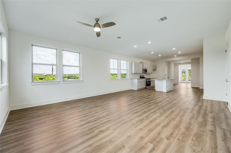 Spacious, unfurnished interior of a new home in , Lago Vista (Image 17).