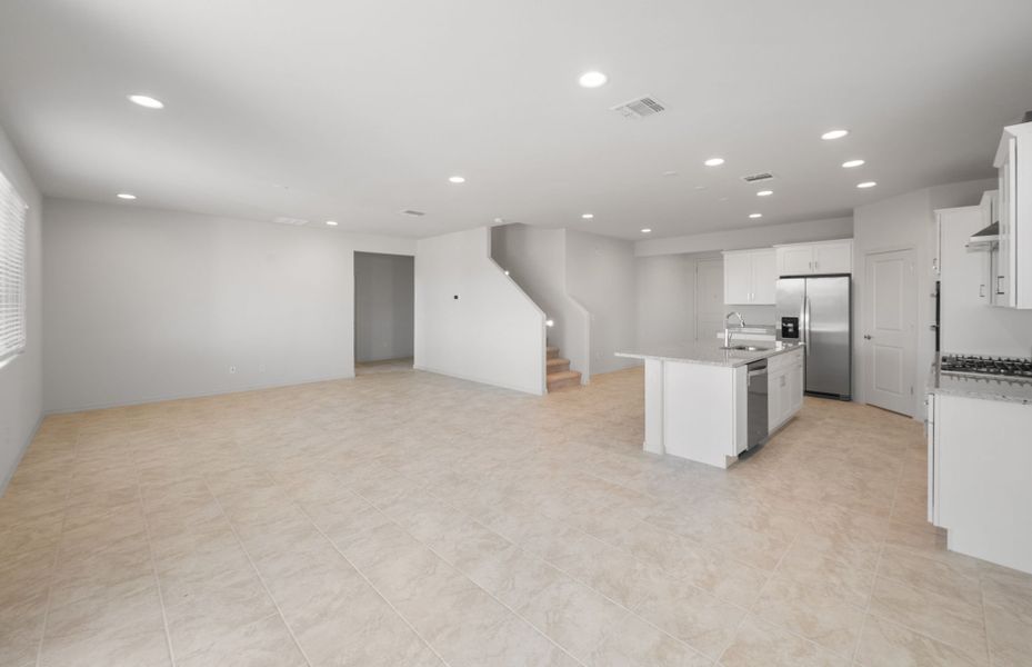 Spacious, unfurnished interior of a new home in Alamar, Avondale (Image 21). Spacious, unfurnished interior of a new home in Alamar, Avondale (Image 21).