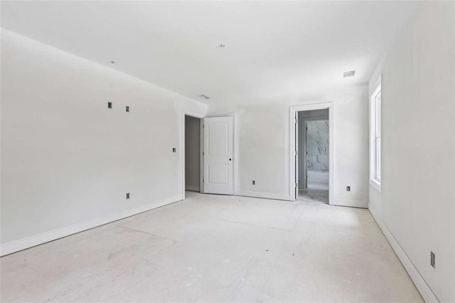 Spacious, unfurnished interior of a new home in Whitestone, Douglasville (Image 31).